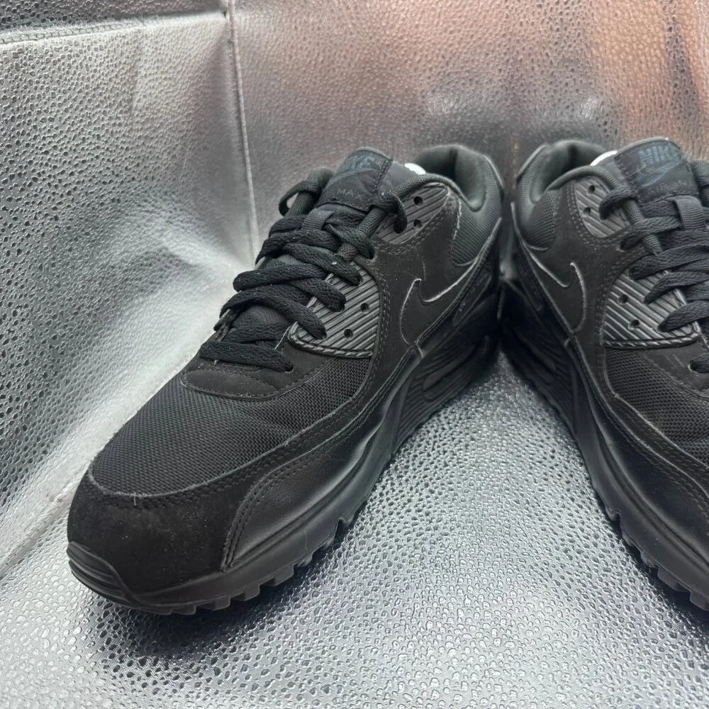 Size 10.5 Nike Air Max 90‎ Essential Mens Black Running Sneaker 537384-092